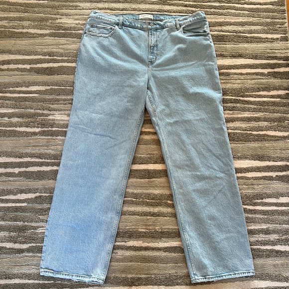 ABERCROMBIE & FITCH Curve Love High Rise 90s Relaxed Jean - Picture 10 of 13
